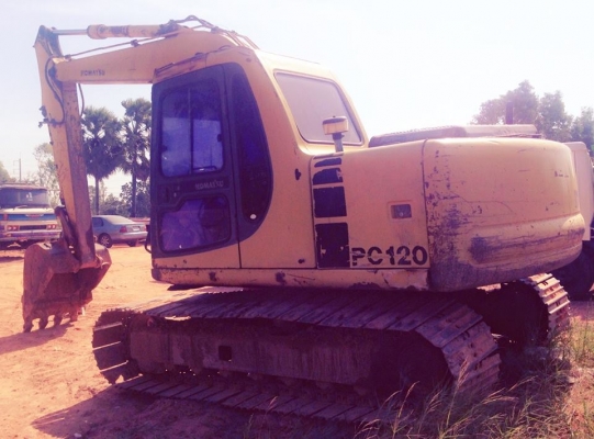 ***ขายแล้วครับขอบคุณ Truck2hand ขายแบคโฮ KOMATSU PC120-6 Japan Original S.No.46227ไฟฟ้าตัดมอเตอร์คันเร่ง เครื่องเดิม ปั้มเดิม เครื่องKOMATSU S4D95L-85HP 4สูบ เครื่องดี แรงดี แน่น ปั้มดี แรง ทำงานดี เร็ว บูมอาร์มสวยไม่ปะไม่ดาม บุ้งกี๋ดียังหนา เอวดีแน่นดี ไ