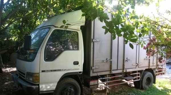 ขายรถ 6 ล้อตู้แห้ง 10 บาน จดทะเบียนปี 49 คัสซีสวยจัดตลอดเส้น เครื่อง 4BE1 110 แรงม้า แอร์เย็น พาวเวอร์ครบ ทะเบียนเต็มพร้อมโอน