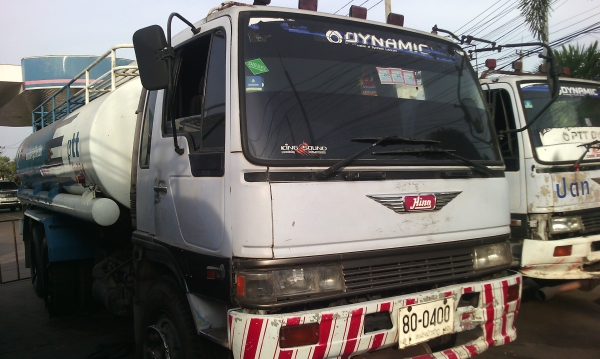 ขายด่วนรถสิบล้อKT925รถบรรทุกนํ้ามันบรรจุ16000ลิตรเพลา1