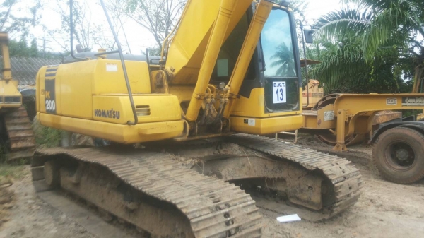 ขาด่วนครับ แม็คโคร KOMATSU200/7 C 78720 ใช้งาน 9XXX ชม. รถ สวย ครับ พร้อม ใช้งาน ครับ
