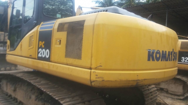 ขาด่วนครับ แม็คโคร KOMATSU200/7 C 78720 ใช้งาน 9XXX ชม. รถ สวย ครับ พร้อม ใช้งาน ครับ