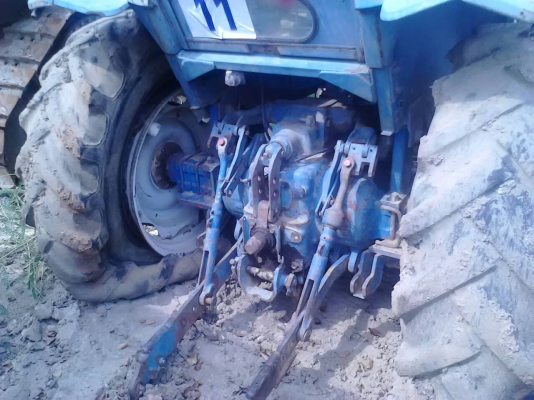 ขายด่วนครับ รถไถ FORD ขายถูกครับ ตามสภาพ เลยครับ เก็บงานนิดหน่อยสวยเลยครับ