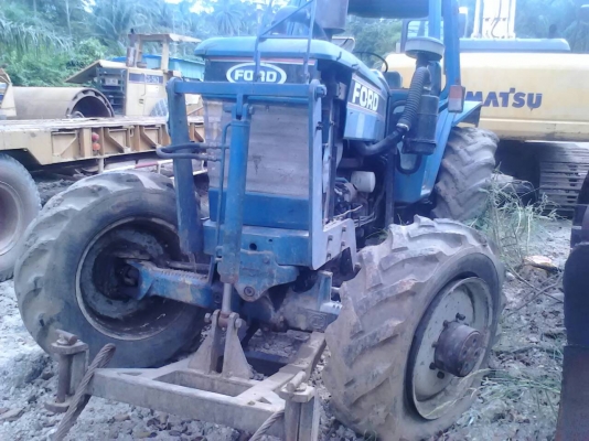 ขายด่วนครับ รถไถ FORD ขายถูกครับ ตามสภาพ เลยครับ เก็บงานนิดหน่อยสวยเลยครับ