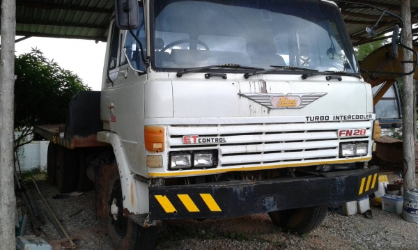 ขายรถบรรทุกรถแบคโฮ คัสซีเลียวไม่มีทะเบียนบรรทุกรุ่น 200