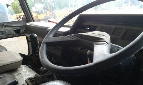 ขายรถบรรทุกรถแบคโฮ คัสซีเลียวไม่มีทะเบียนบรรทุกรุ่น 200