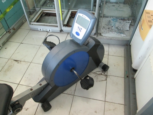 กีฬาๆเป็นยาวิเศษ  ออกกำลังกายตามรูป  สารพัดประโยชน์ครับ