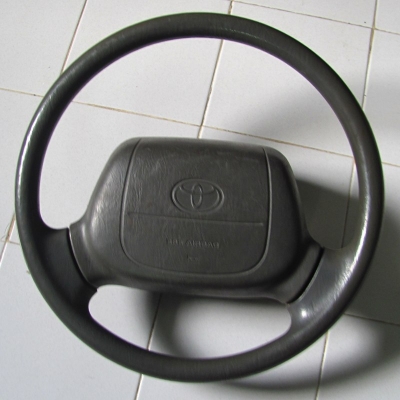 พวงโตโยต้า ใส่รถโตโยต้าได้หลายรุ่น ไม่มีรอยตำหนิ สวยๆ ขาย 1,000 บาท พร้อมส่ง