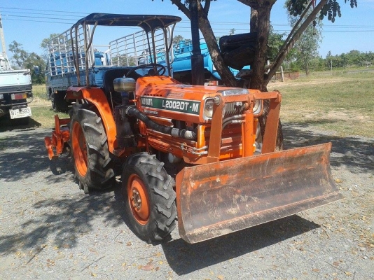 ขายรถไถKUBOTA L2002DT-M 3สูบ 4&times;4โฟร์ อุปกรณ์ โรตารี่ จอบหมุน ผานหลัง ใบดันหน้า เครื่องดี สภาพพร้อมใช้งาน สนใจโทร 090-8588220คุณนะ ID:narong498 หรือ www.truck.in.th/498 หรือ Fb:ณรงค์ ซื้อขายรถมือสอง(เว็บไซต์ส่วนตัว)