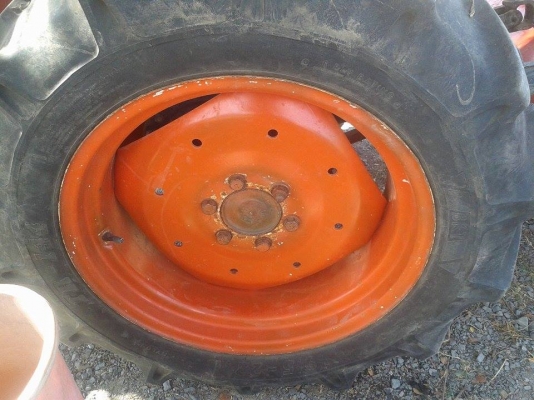 ขายรถไถKUBOTA L2002DT-M 3สูบ 4&times;4โฟร์ อุปกรณ์ โรตารี่ จอบหมุน ผานหลัง ใบดันหน้า เครื่องดี สภาพพร้อมใช้งาน สนใจโทร 090-8588220คุณนะ ID:narong498 หรือ www.truck.in.th/498 หรือ Fb:ณรงค์ ซื้อขายรถมือสอง(เว็บไซต์ส่วนตัว)