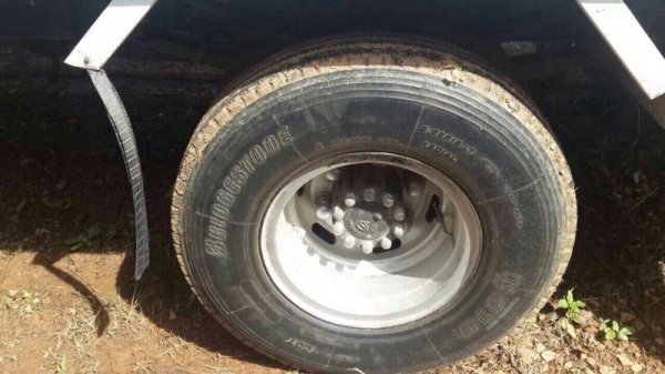 รถฮีโน่  6  ล้อ ไม่ดั้ม 150 แรงม้า. ปี 54  สนใจติดต่อ  081 - 6079515