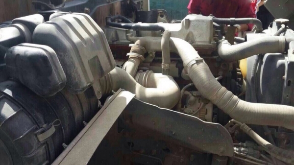 รถฮีโน่  6  ล้อ ไม่ดั้ม 150 แรงม้า. ปี 54  สนใจติดต่อ  081 - 6079515