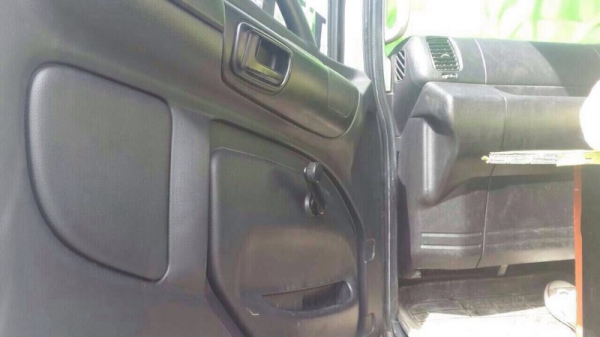 รถฮีโน่  6  ล้อ ไม่ดั้ม 150 แรงม้า. ปี 54  สนใจติดต่อ  081 - 6079515