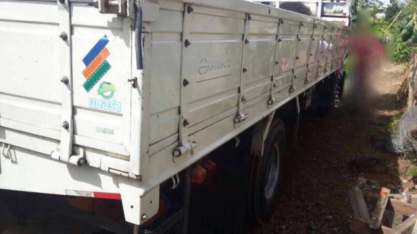 รถฮีโน่  6  ล้อ ไม่ดั้ม 150 แรงม้า. ปี 54  สนใจติดต่อ  081 - 6079515