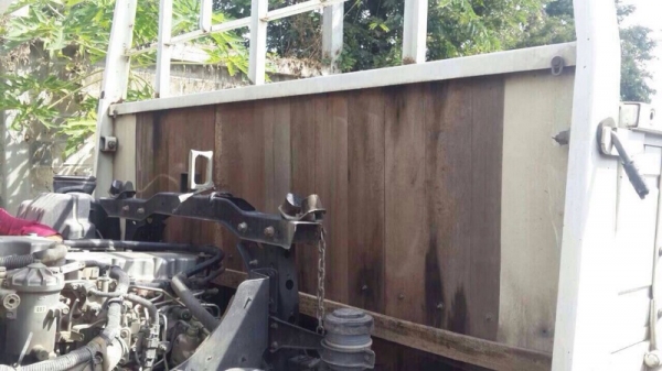 รถฮีโน่  6  ล้อ ไม่ดั้ม 150 แรงม้า. ปี 54  สนใจติดต่อ  081 - 6079515