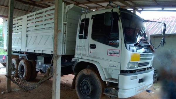 รถอีซูซุ 10 ล้อดั้ม FXZ  270 แรงม้า. ปี 49  ( รถวิ่ง 27x,xxx กว่า กม. )  สนใจติดต่อ 081 - 6079515