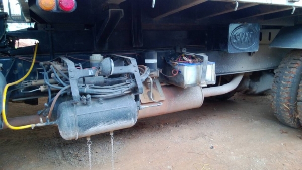 รถอีซูซุ 10 ล้อดั้ม FXZ  270 แรงม้า. ปี 49  ( รถวิ่ง 27x,xxx กว่า กม. )  สนใจติดต่อ 081 - 6079515