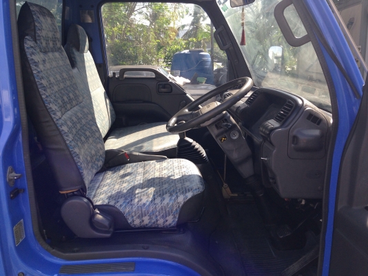 6ล้อดั้มเล็กอีซูซุNKR/100HP(รถห้าง)