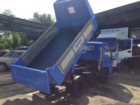 6ล้อดั้มเล็กอีซูซุNKR/100HP(รถห้าง)