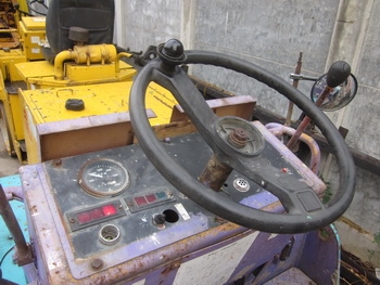 รถบดอัด เอวอ่อน สั่นสะเทือน หน้าเหล็กหลังยาง BOMAG: BW121AC พร้อมใช้งาน รถบดอัด เอวอ่อน สั่นสะเทือน หน้าเหล็กหลังยาง BOMAG: BW121AC พร้อมใช้งาน