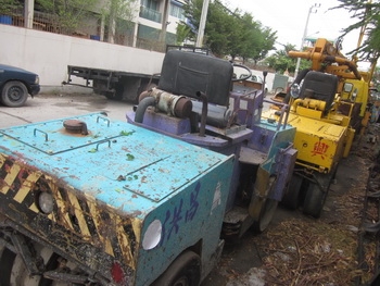 รถบดอัด เอวอ่อน สั่นสะเทือน หน้าเหล็กหลังยาง BOMAG: BW121AC พร้อมใช้งาน รถบดอัด เอวอ่อน สั่นสะเทือน หน้าเหล็กหลังยาง BOMAG: BW121AC พร้อมใช้งาน