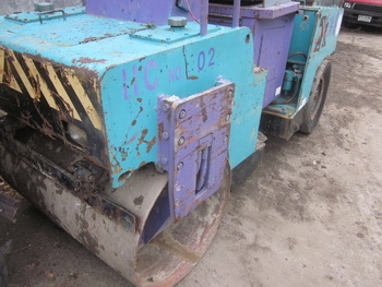 รถบดอัด เอวอ่อน สั่นสะเทือน หน้าเหล็กหลังยาง BOMAG: BW121AC พร้อมใช้งาน รถบดอัด เอวอ่อน สั่นสะเทือน หน้าเหล็กหลังยาง BOMAG: BW121AC พร้อมใช้งาน