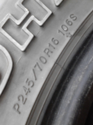 245/70R16 YOKOHAMA GEOLANDAR A/T-S มี 1 เส้น TEL.081-427-3941 245/70R16 YOKOHAMA GEOLANDAR A/T-S มี 1 เส้น TEL.081-427-3941