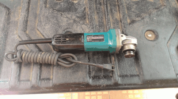 ขายหินเจียร 4นิ้ว Makita 9556HN 840W. 11000/min.