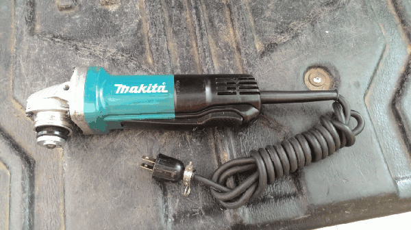 ขายหินเจียร 4นิ้ว Makita 9556HP 840W. 11000/min.