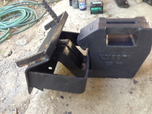 เวท หน้ารถไถ พร้อมอุปกรณ์ติดตั้ง น้ำหนัก 44 กก. ใส่รถไถคูโบต้า 45, 47 แรง