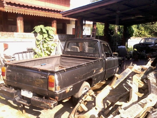 มาสด้า 1300 แยกขายเป็นอะไหล่ครับ มาสด้า 1300 แยกขายเป็นอะไหล่ครับ