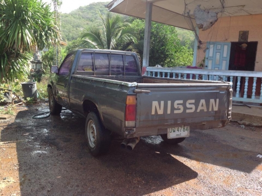 ขายนิสสันบิ๊กเอ็มปี 93 เครื่อง 2500 ซีซี ฝาแดง สภาพพร้อมใช้งาน