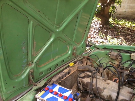 มาสด้า 1300  แยกขายเป็นอะไหล่ครับ 088-4050628