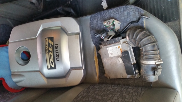 ขายเครื่องพร้อมเกียร์4jk1 ดีแม็ก2010  68000