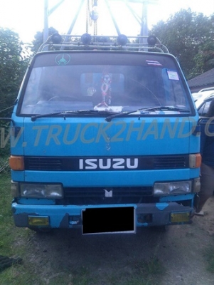 รถบรรทุก 6 ล้อ ยี่ห้อ ISUZU ช่วงสั้น ขนาด 88 แรงม้า รถบรรทุก 6 ล้อ ยี่ห้อ ISUZU ช่วงสั้น ขนาด 88 แรงม้า