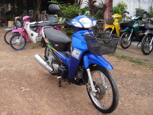 เวฟ125 สีน้ำเงิน-ดำ ทะเบียนพร้อมชุดโอน ราคา 16,000 คับ