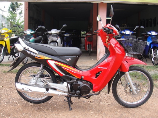 เวฟ125 สีแดง-ดำ ทะเบียนพร้อมชุดโอน ราคา 15,000 คับ