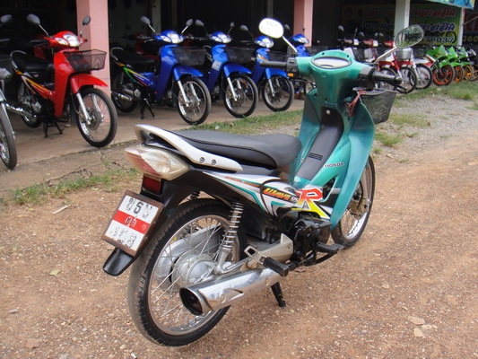 เวฟ125  สีเขียว-ดำ ทะเบียนพร้อมชุดโอน ราคา 16,000 คับ