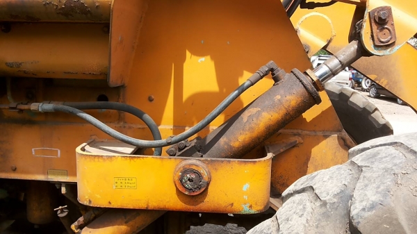 **420,000 บ.ต่อรอง**ขายรถตักล้อยาง KOMATSU JH30B -5902 เอวแข็ง ต่อแขน เครื่องเดิมปั้มเดิม เครื่อง ISUZU DA220 4สูบ 65 HP แน่นๆ แรงๆ ปั้มดี ระบบไฮฯใช้งานปกติ บุ้งกี๋ดีมีปะหน่อย แขนดี ต่อแขนแล้ว ช่วงล่างดีแน่นดี ยางสวย4เส้น บอดี้ดี มีผุนิดหน่อย กระจกเก๋งแตก