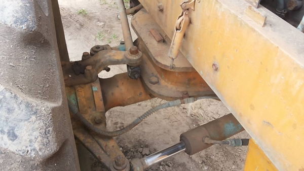 **420,000 บ.ต่อรอง**ขายรถตักล้อยาง KOMATSU JH30B -5902 เอวแข็ง ต่อแขน เครื่องเดิมปั้มเดิม เครื่อง ISUZU DA220 4สูบ 65 HP แน่นๆ แรงๆ ปั้มดี ระบบไฮฯใช้งานปกติ บุ้งกี๋ดีมีปะหน่อย แขนดี ต่อแขนแล้ว ช่วงล่างดีแน่นดี ยางสวย4เส้น บอดี้ดี มีผุนิดหน่อย กระจกเก๋งแตก