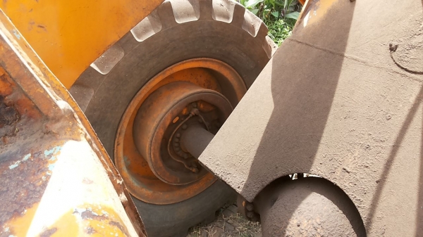 **420,000 บ.ต่อรอง**ขายรถตักล้อยาง KOMATSU JH30B -5902 เอวแข็ง ต่อแขน เครื่องเดิมปั้มเดิม เครื่อง ISUZU DA220 4สูบ 65 HP แน่นๆ แรงๆ ปั้มดี ระบบไฮฯใช้งานปกติ บุ้งกี๋ดีมีปะหน่อย แขนดี ต่อแขนแล้ว ช่วงล่างดีแน่นดี ยางสวย4เส้น บอดี้ดี มีผุนิดหน่อย กระจกเก๋งแตก