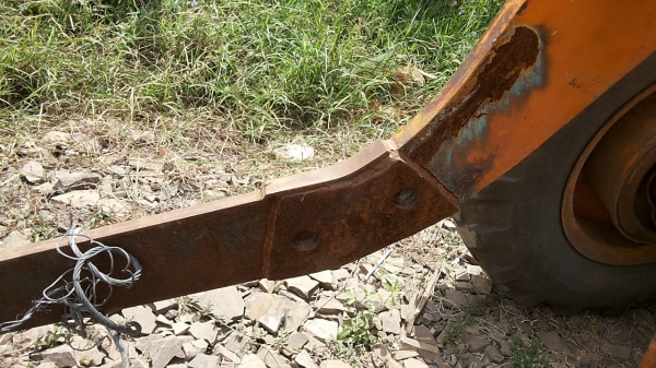 **420,000 บ.ต่อรอง**ขายรถตักล้อยาง KOMATSU JH30B -5902 เอวแข็ง ต่อแขน เครื่องเดิมปั้มเดิม เครื่อง ISUZU DA220 4สูบ 65 HP แน่นๆ แรงๆ ปั้มดี ระบบไฮฯใช้งานปกติ บุ้งกี๋ดีมีปะหน่อย แขนดี ต่อแขนแล้ว ช่วงล่างดีแน่นดี ยางสวย4เส้น บอดี้ดี มีผุนิดหน่อย กระจกเก๋งแตก