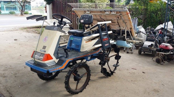 รถปลูกข้าวนั่งขับ ISEKI รุ่น 500DX เก่าญี่ปุ่น ดำนา 5 แถว สภาพสวย เครื่องยนต์ติดง่าย สภาพพร้อมใช้งาน รถปลูกข้าวนั่งขับ ISEKI รุ่น 500DX เก่าญี่ปุ่น ดำนา 5 แถว สภาพสวย เครื่องยนต์ติดง่าย สภาพพร้อมใช้งาน