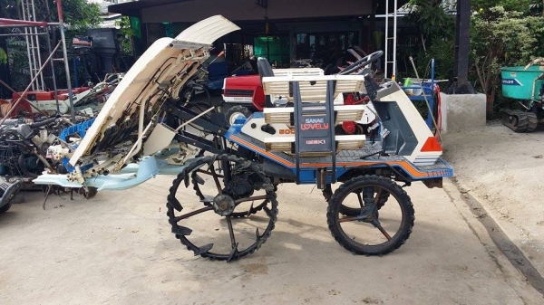 รถปลูกข้าวนั่งขับ ISEKI รุ่น 500DX เก่าญี่ปุ่น ดำนา 5 แถว สภาพสวย เครื่องยนต์ติดง่าย สภาพพร้อมใช้งาน รถปลูกข้าวนั่งขับ ISEKI รุ่น 500DX เก่าญี่ปุ่น ดำนา 5 แถว สภาพสวย เครื่องยนต์ติดง่าย สภาพพร้อมใช้งาน