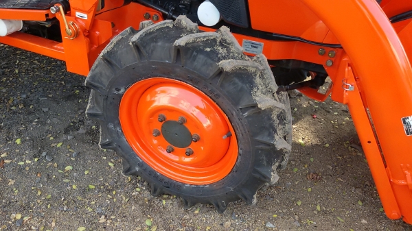 ปัญญาแทรคเตอร์..จัดมาให้ครับ ด่วน!!!คูโบต้า L3208 LIMITED พร้อมใบมีดคานบนSD140พร้อมผาน5 รถไร่ (ยางใหม่ 4เส้น)เล่มทะเบียนพร้อม