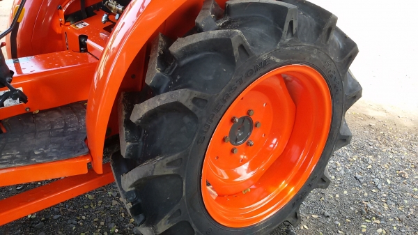 ปัญญาแทรคเตอร์..จัดมาให้ครับ ด่วน!!!คูโบต้า L3208 LIMITED พร้อมใบมีดคานบนSD140พร้อมผาน5 รถไร่ (ยางใหม่ 4เส้น)เล่มทะเบียนพร้อม