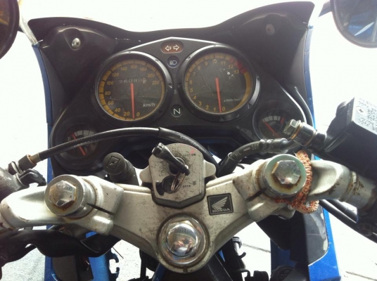 honda cbr150 กุญแจใหญ่ไมล์เหลืองตัวใหม่ ถูกๆ