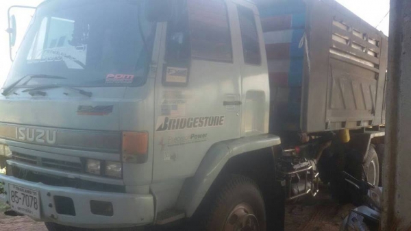 ขาย10ล้อดัมพ์2เพลา อีซูซุ ร็อคกี้นางฟ้า 240 FXZ23 NFPF R แชชซีสวยเครื่อง  สภาพพร้อมลุยงาน กระบะสามมิตรลอนเฉียง พร้อมลุยงาน