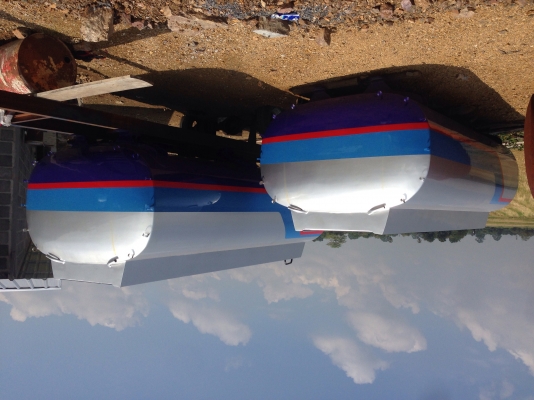 ถังรถน้ำมัน 6 ล้อ บรรจุ 9,000 ลิตร ราคา 240,000 บาท