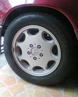 ขายล้อเบ้น4วงขอบ15พร้อมยาง สภาพดี 5000บาท