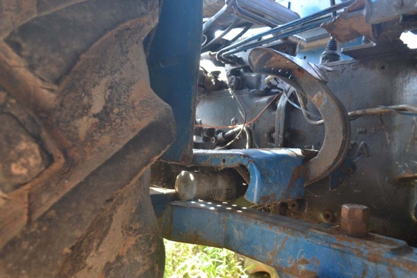 ขายรถไถford 6610 เสื้อลายไอดีโต พวงมาลัยพาวเวอร์เอกสารครบ อุปกรณ์2อย่าง ใบมีดดันดินพร้อมหาง3 ภาษีไม่ขาด เป็นรถประเภทใช้ในการเกษตรต่อภาษี50บาทต่อปีครับ